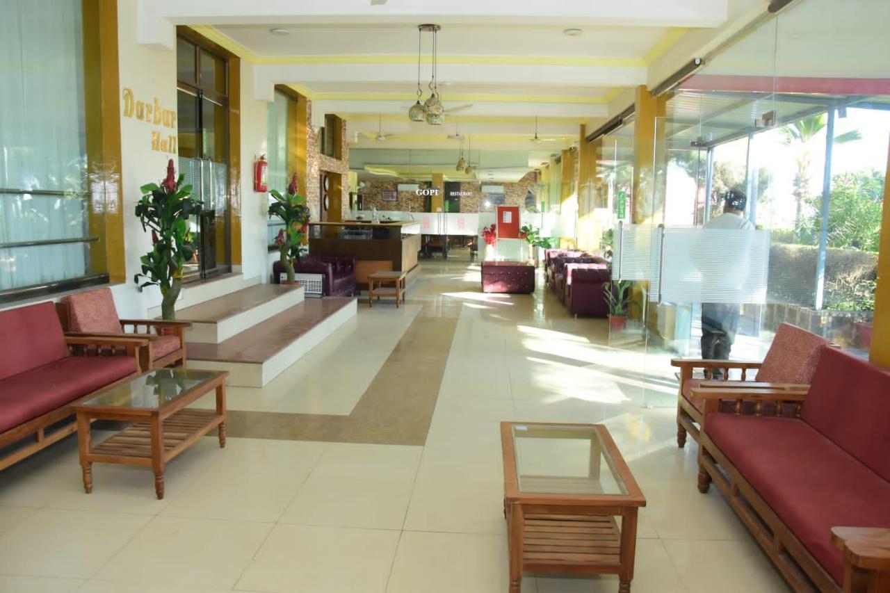 Hotel Shiv International Bhachau Kültér fotó